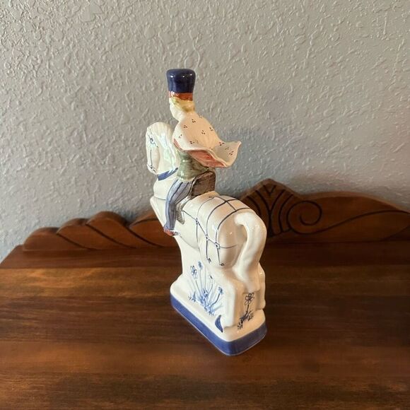 Rye Pottery Canterbury Tales The Squire - Picture 5 of 5